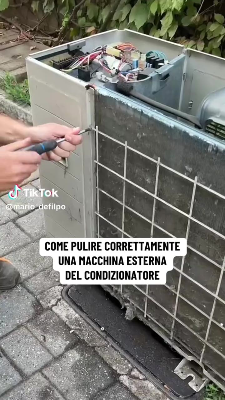 COME PULIRE CORRETTAMENTE UNA MACCHINA ESTERNA DEL CONDIZIONATORE