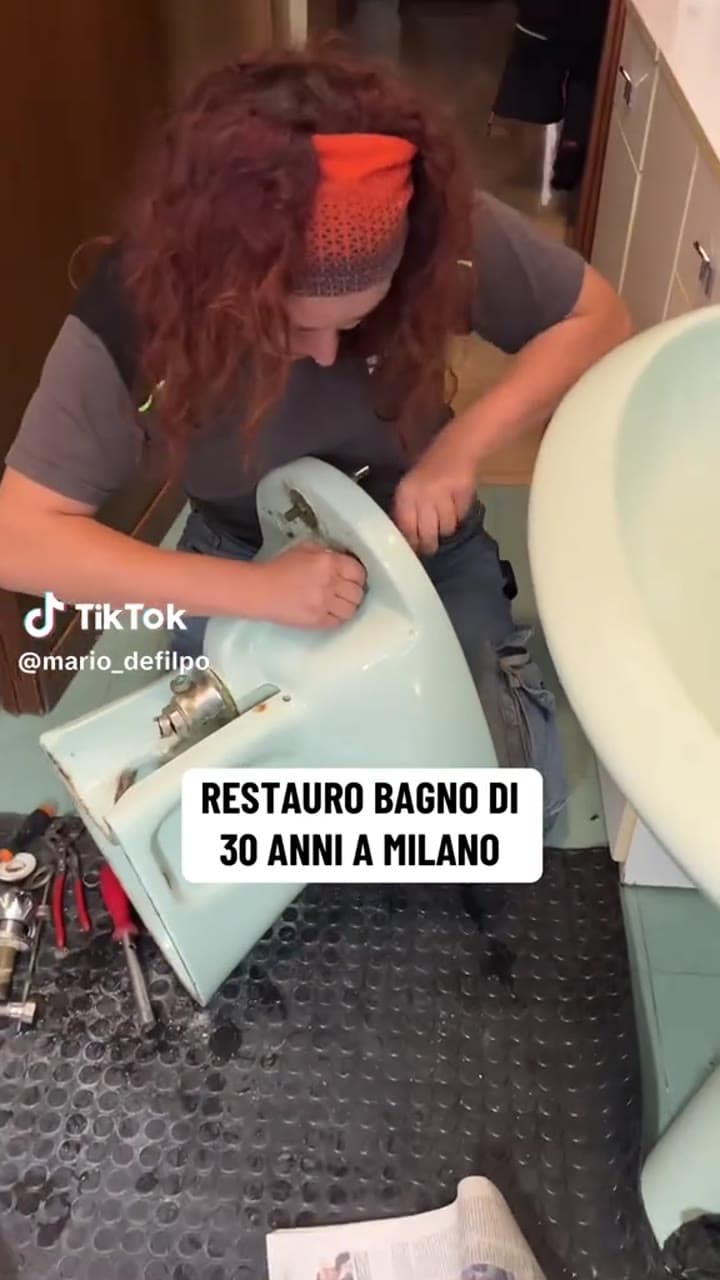 RESTAURO BAGNO DI 30 ANNI A MILANO In collaorazione con @🔥❄️ Idraulica Milano 🔥❄️