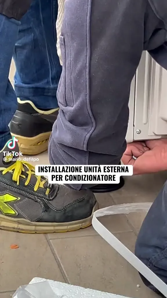 INSTALLAZIONE UNITÀ ESTERNA PER CONDIZIONATORE