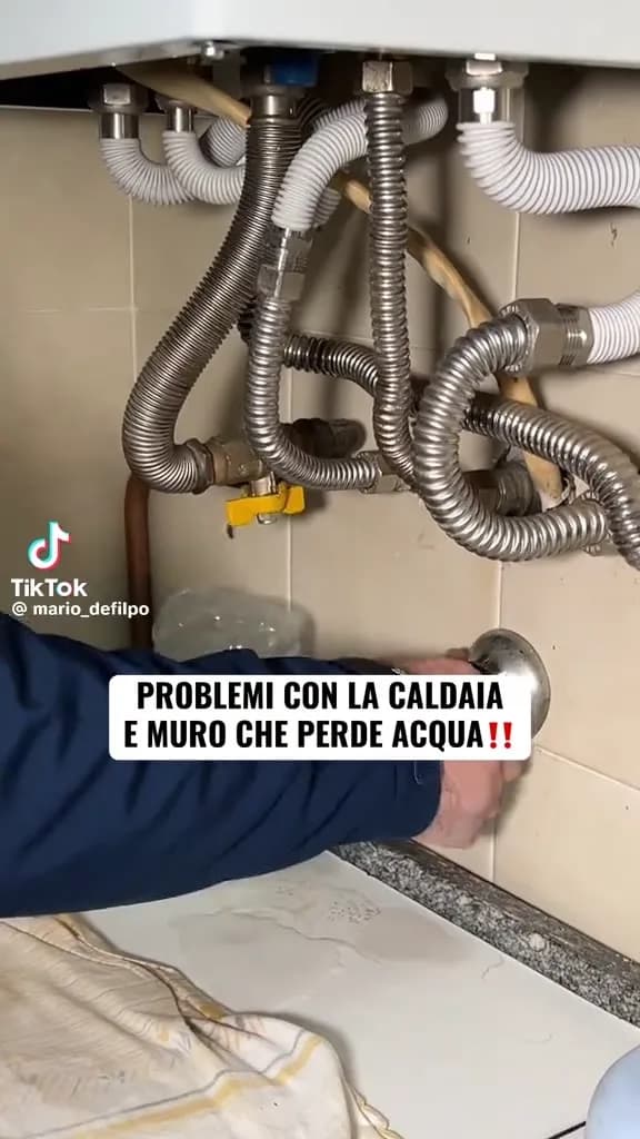 PROBLEMI CON LA CALDAIA E MURO CHE PERDE ACQUA‼️