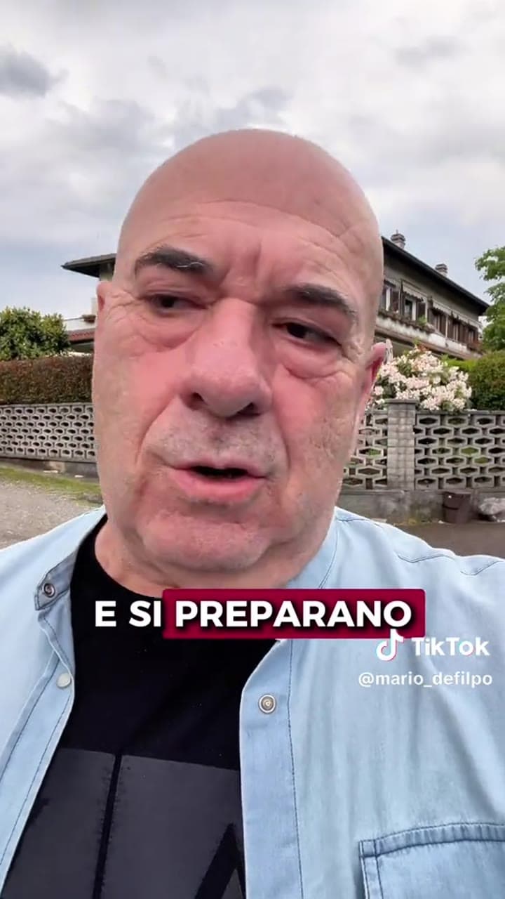 La manutenzione del climatizzatore non è un semplice controllo, è una procedura tecnica rigorosa. 🛠️ Oggi siamo a Varese per il primo step della nostra sanificazione certificata. Molti sottovalutano l'accumulo di agenti patogeni all'interno delle ventole, ma un impianto trascurato è il primo nemico del comfort domestico. Restate sintonizzati per la fase operativa nella Parte 2. La qualità dell’aria che respiri non ammette scorciatoie. ✅