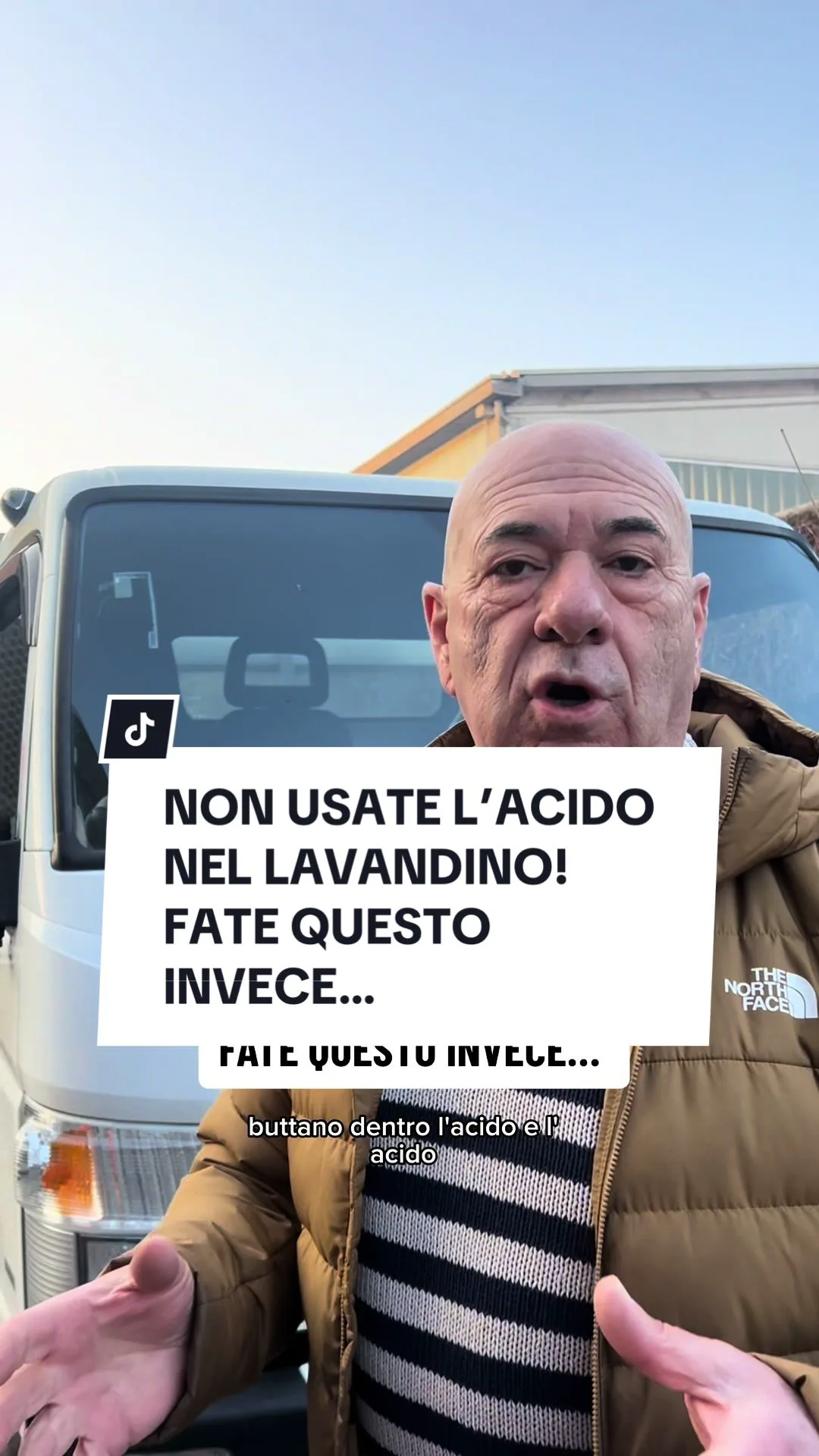 NON USATE L’ACIDO NEL LAVANDINO! FATE QUESTO INVECE…
