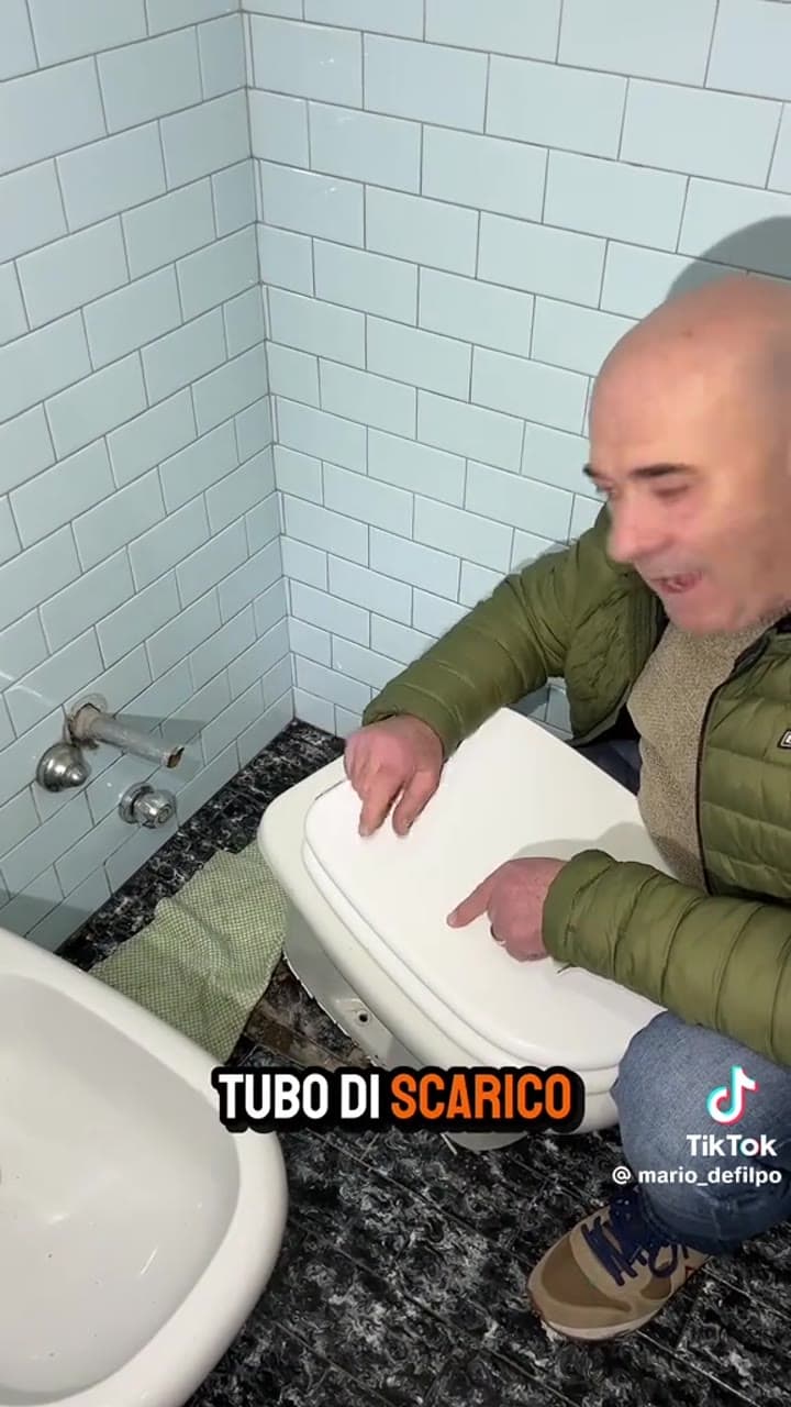 RIPARAZIONE WC CON SCARICO IN PIOMBO