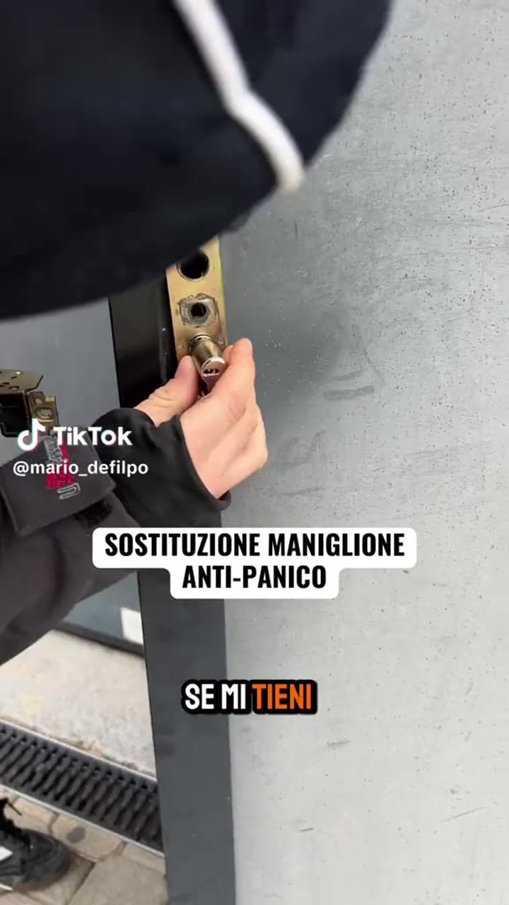 SOSTITUZIONE MANIGLIONE ANTI-PANICO