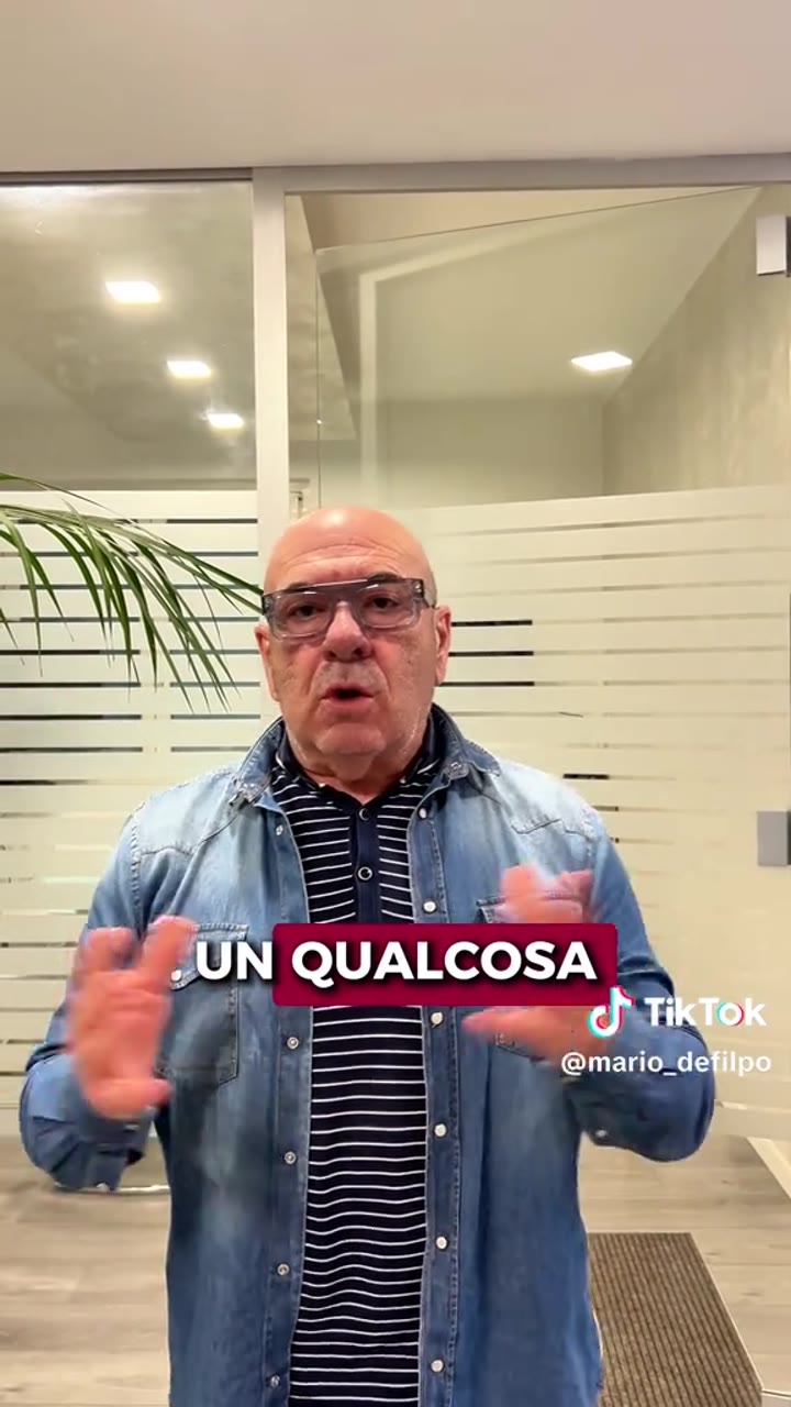 Pensi davvero che basti lavare i filtri del condizionatore per respirare aria pulita? 🛑 Guarda bene cosa si nasconde all'interno delle ventole e del rullo: polvere, muffe e batteri accumulati nel tempo. Se quando accendi il climatizzatore senti un cattivo odore (come di ammoniaca), il problema è molto più profondo di quanto pensi. Non rischiare la salute: serve un lavaggio approfondito con idropulitrice e una sanificazione professionale con prodotti certificati. Tu quando hai fatto l’ultima pulizia profonda? Fammelo sapere nei commenti! 👇✨